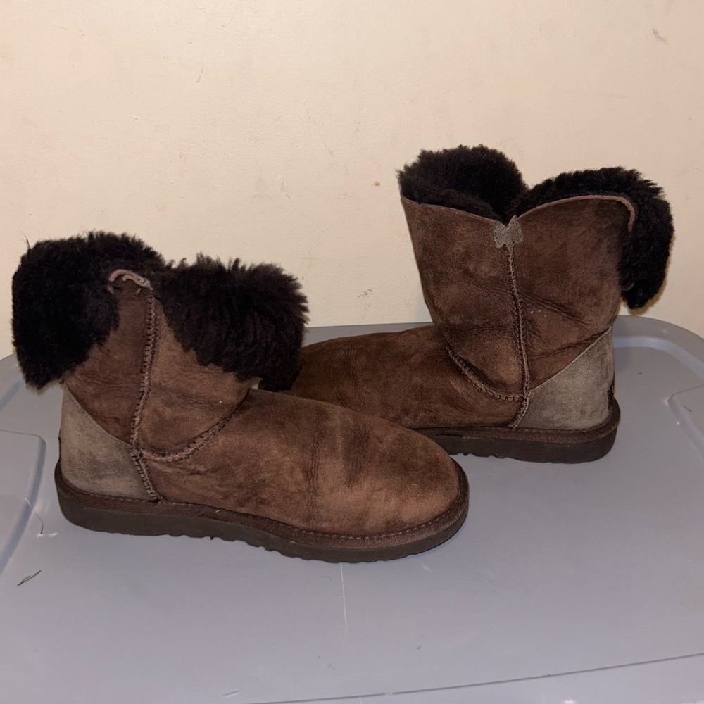 Ugg Classic Button Bailey 5803 Size 7 - image 6